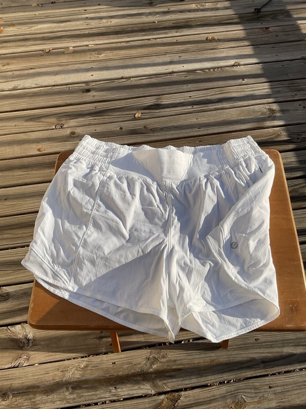 Lululemon Hotty Hot Shorts Womens Size 14 White 4" inseam